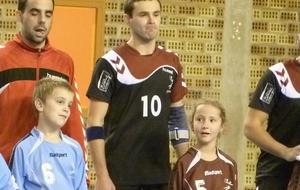 52b4798d9f758_MFHBUSDK16.jpg